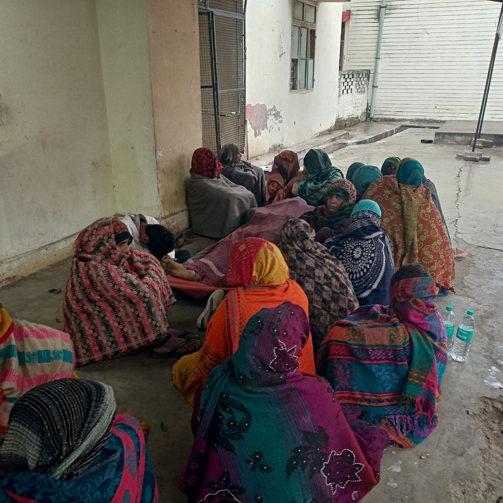 बांदा में युवक ने की आत्महत्या:बबूल के पेड़ से लटका मिला शव, पुलिस ने शुरू की जांच