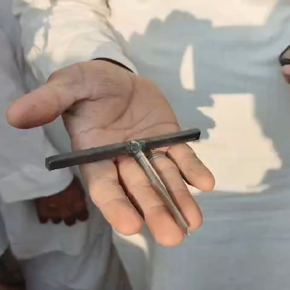 नूंह में चोरी करते युवक को ग्रामीणों ने पकड़ा:मास्टर चाबी से बाइक का लॉक खोल रहा था, पुलिस ने हिरासत में लिया