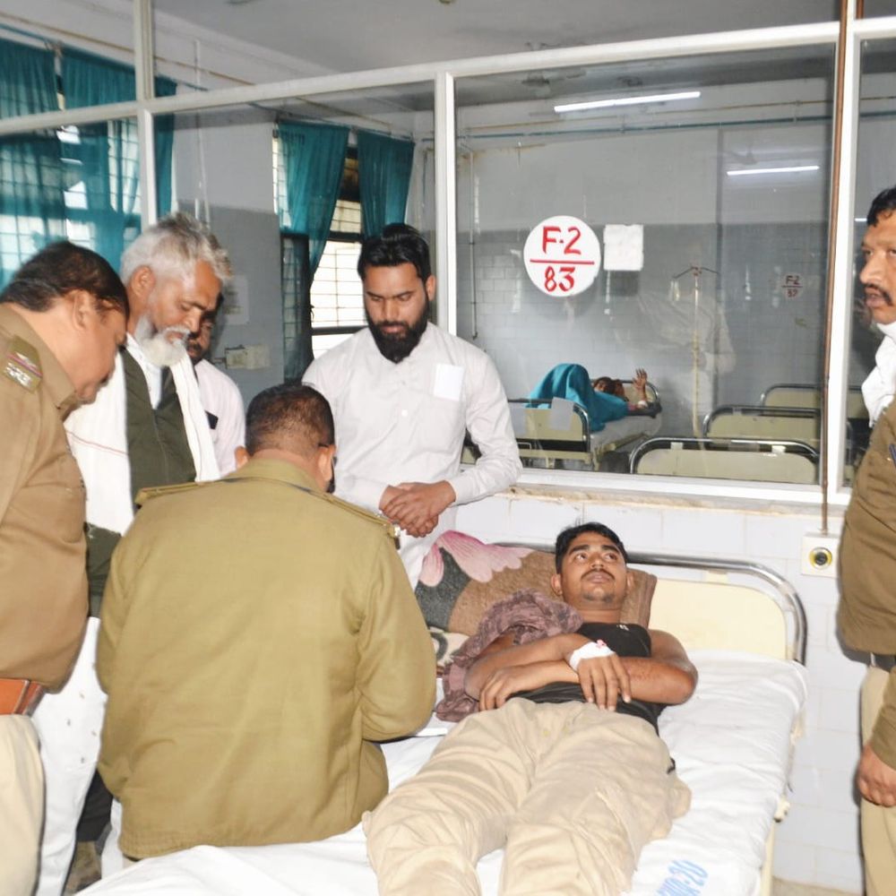 लुटेरों ने ट्रक चालक को गोली मारी, रीवा रेफर:सतना में फिल्मी अंदाज में कील बिछाकर ट्रक रोका; रामपथ गमन के कुंदहरी के पास की घटना