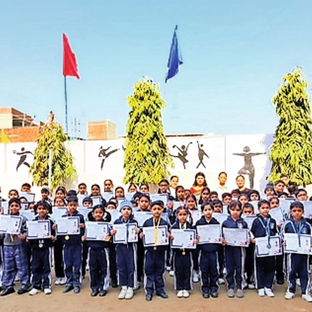 टाइनी टॉयज इंग्लिश स्कूल में सम्मान समारोह का शुभारंभ, पूरा सप्ताह चलेगा