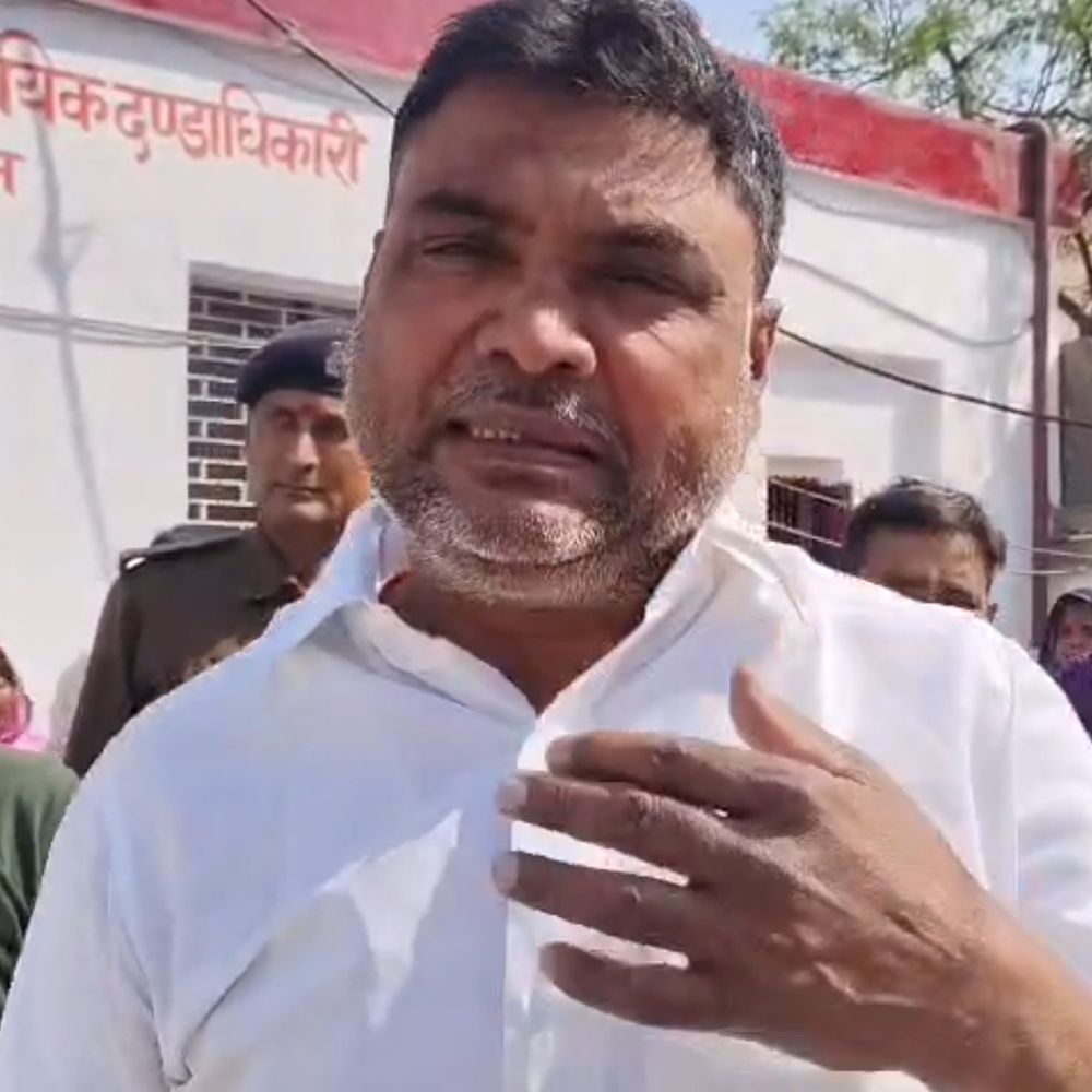 सीवान को-ऑपरेटिव बैंक के पूर्व चेयरमैन अरेस्ट:सीवान में हत्या मामले में पकड़े गए, बोला- ‘मैं निर्दोष हूं’