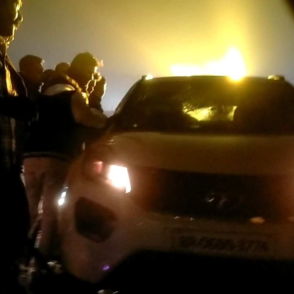 भगवानपुर में अनियंत्रित कार ने तीन गाड़ियों को टक्कर मारी:लोगों ने पीछा कर पकड़ा, गुस्साई भीड़ ने वाहन के शीशे तोड़े