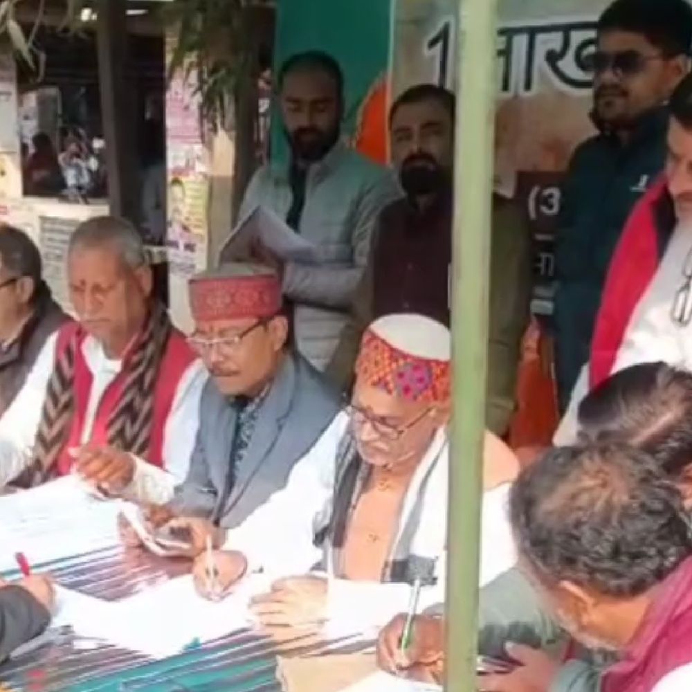 देवरिया में समान न्याय संघर्ष समिति का मांगपत्र अभियान:यूजीसी रेगुलेशन 2026 के विरोध में अधिवक्ताओं का समर्थन