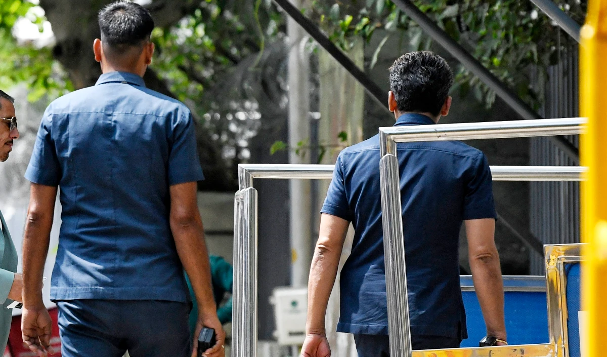 पश्चिम बंगाल में ED का बड़ा एक्शन! अवैध कोयला खनन मामले में पुलिस अधिकारी समेत 10 ठिकानों पर छापेमारी