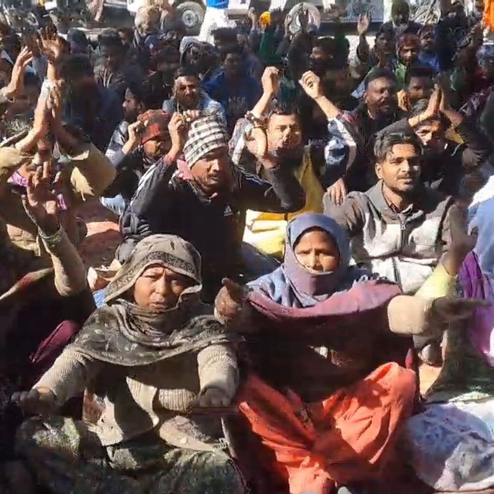 बठिंडा में सफाई कर्मचारी हड़ताल पर:नियमितीकरण की मांग को लेकर प्रदर्शन, शहर में लगे कूड़े के ढेर, लोगों में नाराजगी