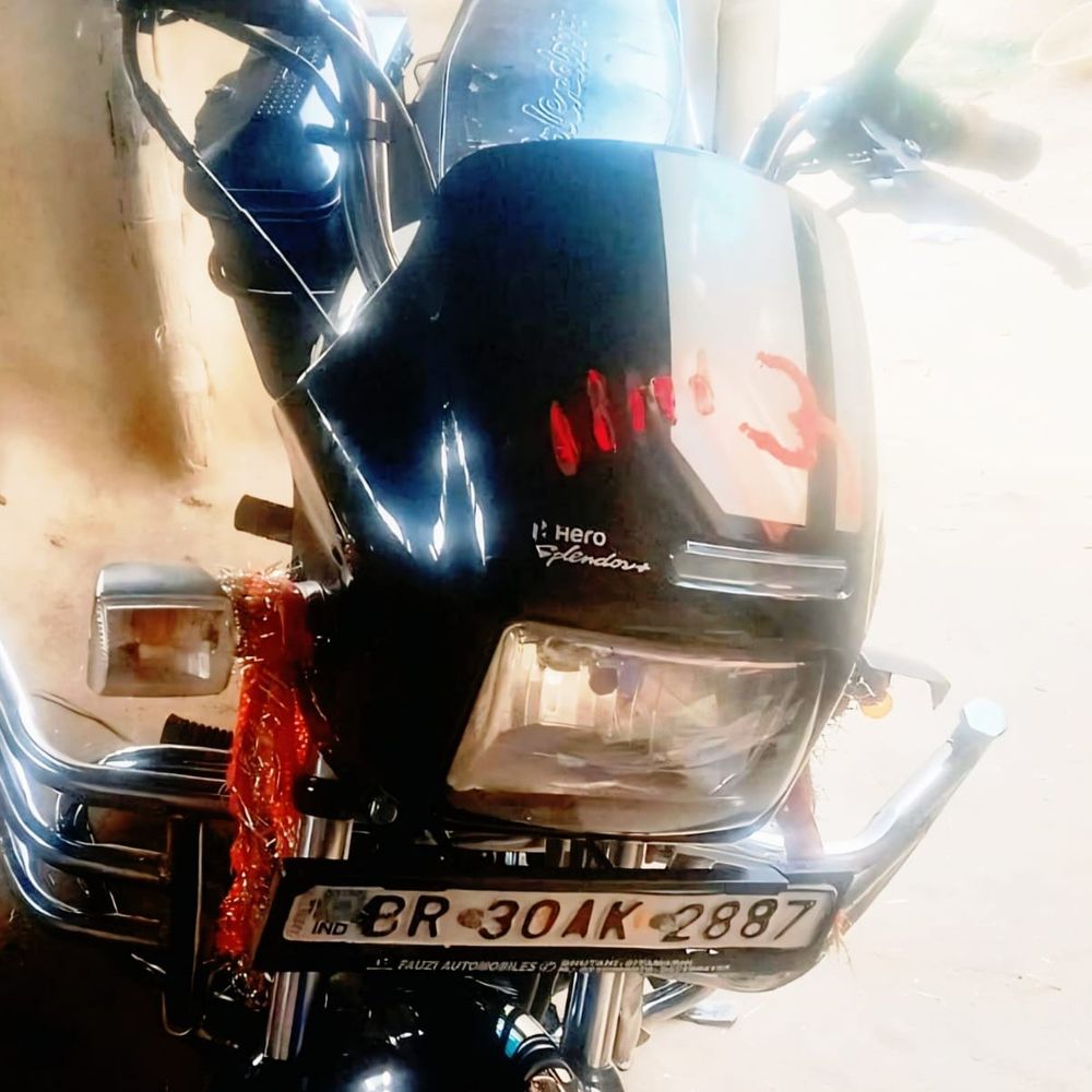 सीतामढ़ी में युवक से बाइक लूटी:परसा मोड़-बसाहिया के बीच की घटना, मोटर साइकिल सवार बदमाशों ने की लूट