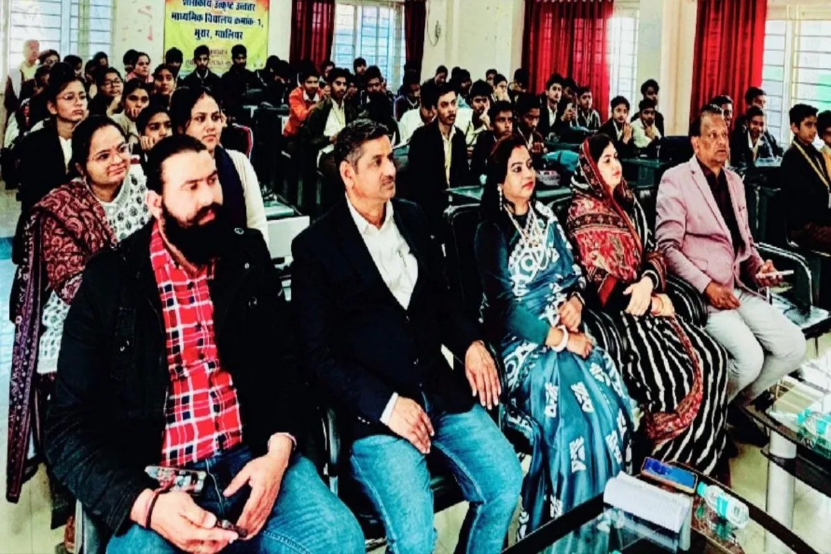 किट्टा पार्टी ग्रुप ने सजाई गीतों की शाम