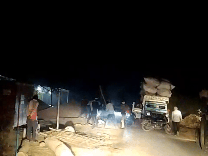 रीवा में कबाड़ी व्यापारी को डंडों से पीटा:भाई को भी अधमरा किया; बुलेट निकलने की बात पर हुआ था विवाद, 5 आरोपी नामजद