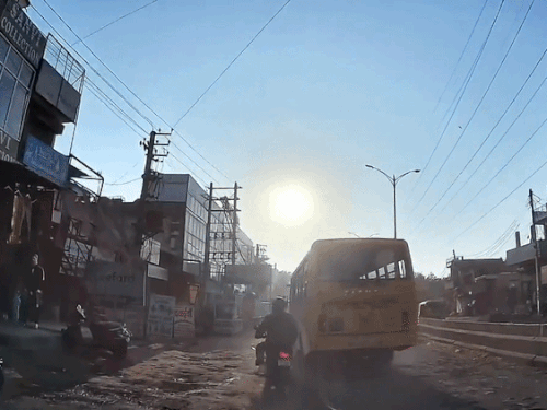 गुरुग्राम में 24 घंटे के लिए पटौदी रोड बंद:उमंग भारद्वाज चौक से गाडौली तक सड़क मरम्मत होगी, ट्रैफिक पुलिस ने जारी की एडवाइजरी