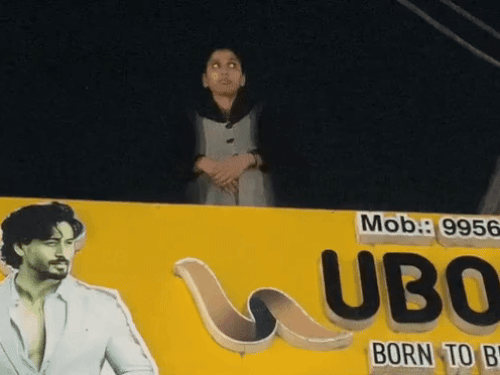 हाउस टैक्स वसूली में अयोध्या नगर निगम की अमानवीयता!:निगम ने मकान किया सील, घर के अंदर फंसी रही किशोरी, प्रशासन बोला- परिवार ने रची साजिश