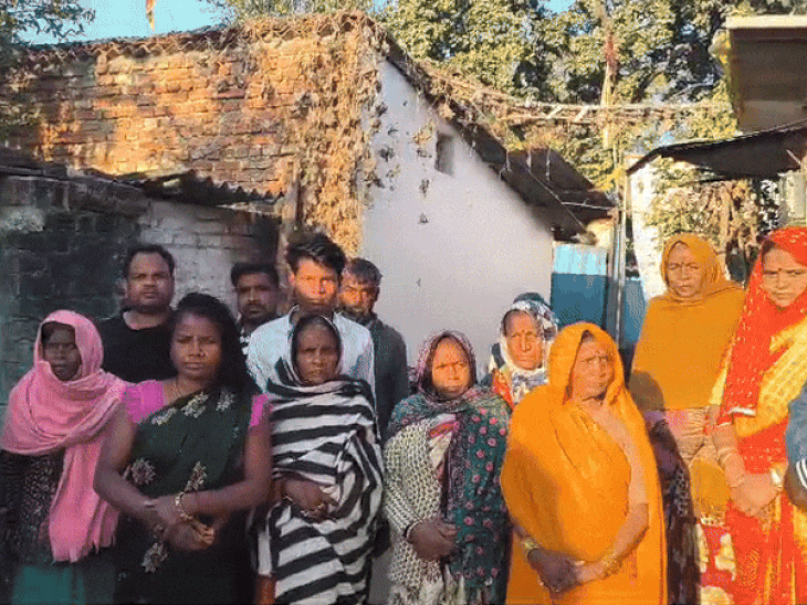 रीवा में 70 साल से बसे 52 परिवारों पर संकट:10 दिनों में जमीन खाली करने का नोटिस; विस्थापन की व्यवस्था नहीं