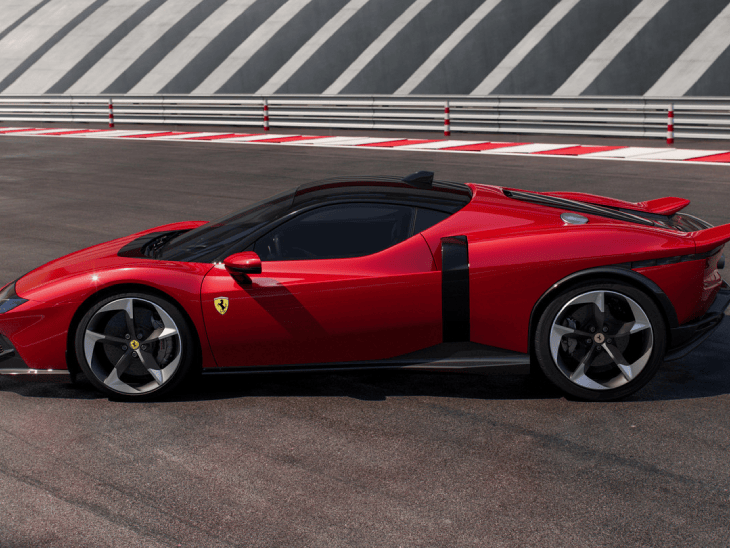 फरारी की 849 टेस्टारोसा भारत में लॉन्च होगी:कीमत ₹10.37 करोड़, टॉप स्पीड 330kmph; लैंबॉर्गिनी रेव्यूल्टो को मिलेगी टक्कर