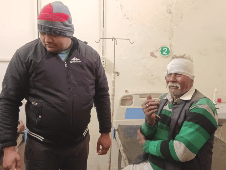 बिजनौर में गुमटी में घुसी ट्रक, बुजुर्ग की मौत:स्योहारा क्षेत्र के ग्राम कुरी बांगर में हुई घटना से 4 अन्य घायल, ट्रक चालक मौके से फरार