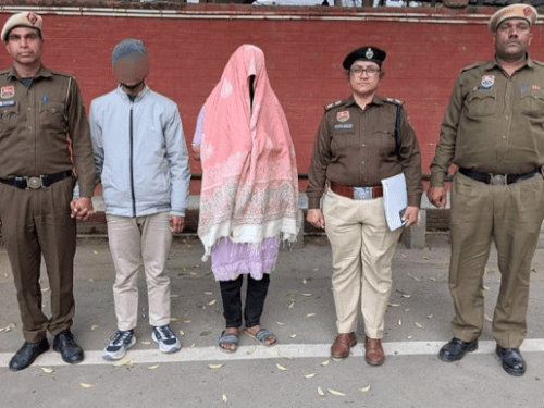 नाबालिग बेटियां को होटल भेजकर गलत काम करवाती थी मां:रेवाड़ी में मध्यप्रदेश की महिला और बिहार का होटल मैनेजर गिरफ्तार, दादी ने की शिकायत