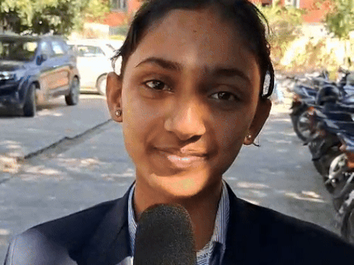 PM की ‘परीक्षा पे चर्चा’ में दिखेगी चंडीगढ़ की अनन्या:अपने हाथ से बना हैंडबैग गिफ्ट किया, मोदी बोले- वैरी गुड; छात्रा बोली- घर के करीबी जैसे लगे