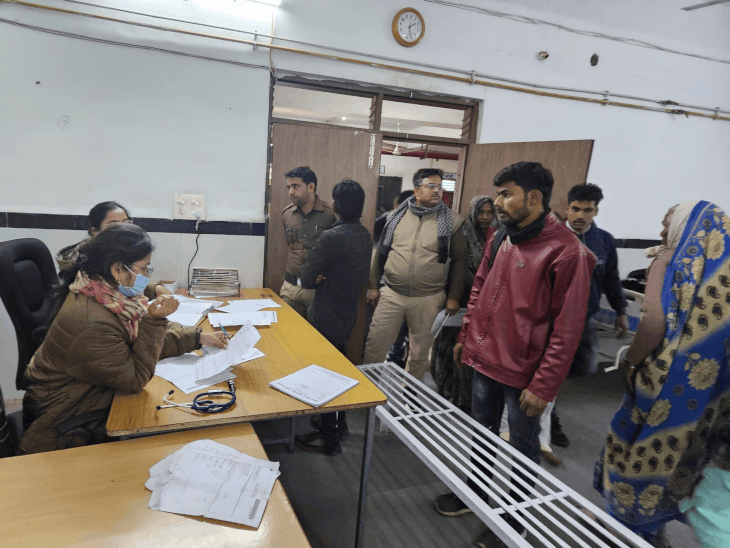 छतरपुर में पेड़ की डाल काटने पर हिंसक झगड़ा:मारपीट में 60 वर्षीय महिला समेत तीन घायल, चार पर केस दर्ज