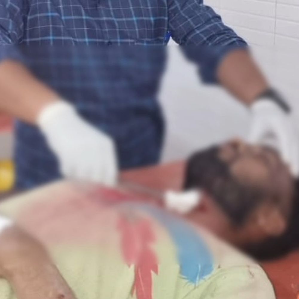 युवक ने खुद को चाकू मारा, कुएं में गिरा:कोरबा में घटना, अस्पताल में भर्ती; परिजन बोले- मानसिक स्थिति ठीक नहीं