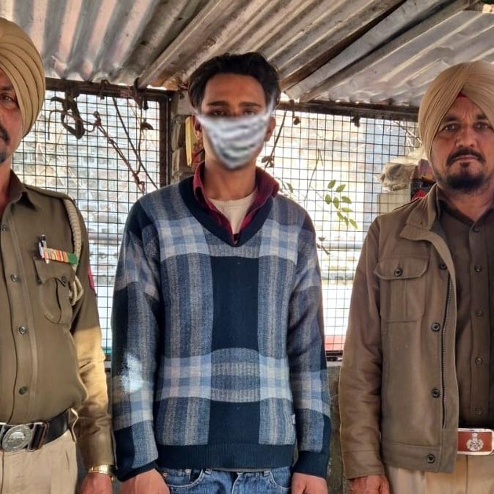 मोगा में वाहन चोरी का आरोपी गिरफ्तार:चोरी की बाइक बरामद, एक साथी फरार, ​तलाश में पुलिस दे रही दबिश