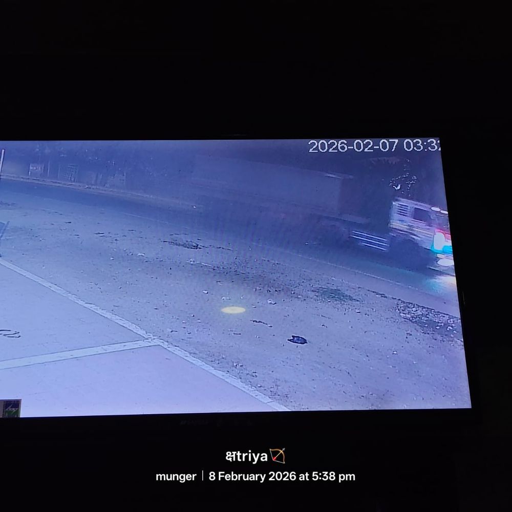 मुंगेर में थाना से 200 मीटर दूर ट्रक से चोरी:चोरों ने हाइवा का डाला खोलकर सामान दूसरी गाड़ी में लादा, CCTV से पहचान कर रही पुलिस