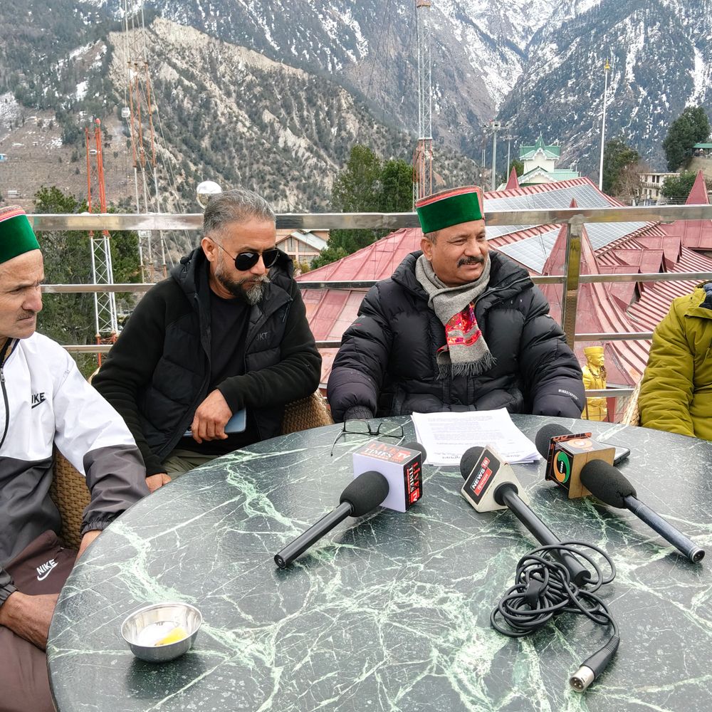 हिमाचल में कामगारों को मिलेंगे 8 तरह के गर्म कपड़े:सीमा एरिया में टर्म इंश्योरेंस का भी प्रावधान, एक करोड़ खर्च होंगे