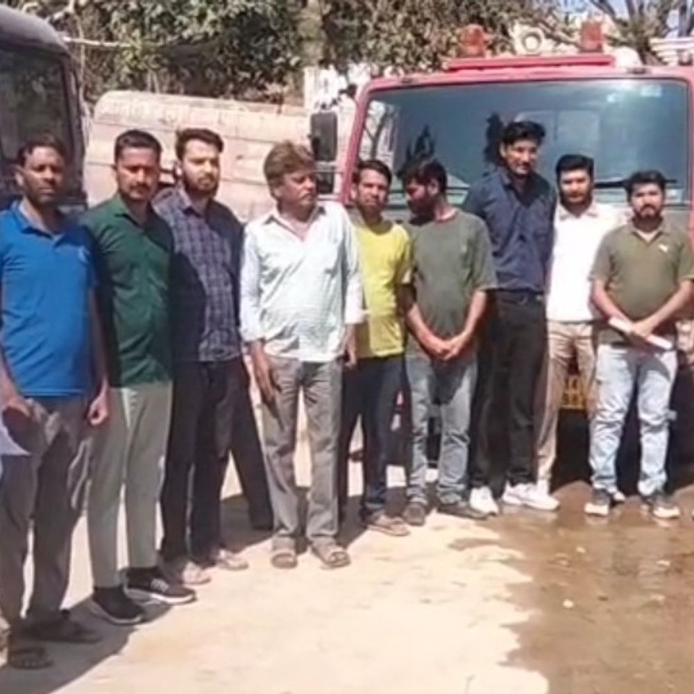 होली का त्योहार और जेब खाली:कल से सामूहिक अवकाश पर फायरमैन और ड्राइवर, 4 माह से नहीं​ मिला वेतन