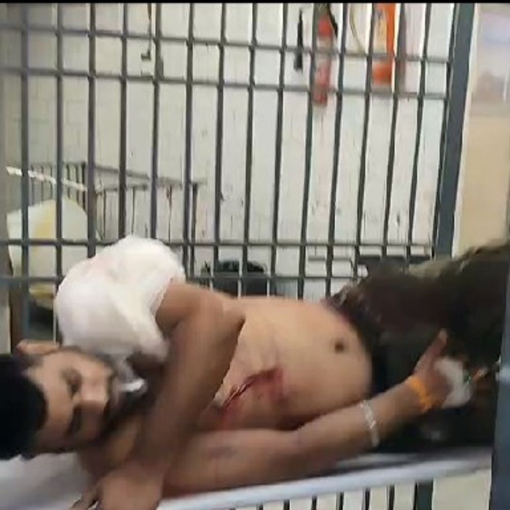 शराब के नशे में चाकूबाजी, दो पुलिसकर्मी निलंबित:दरोगा ने PTC जवान को मारा था चाकू, नवगछिया में पैसे के लेन-देन का विवाद