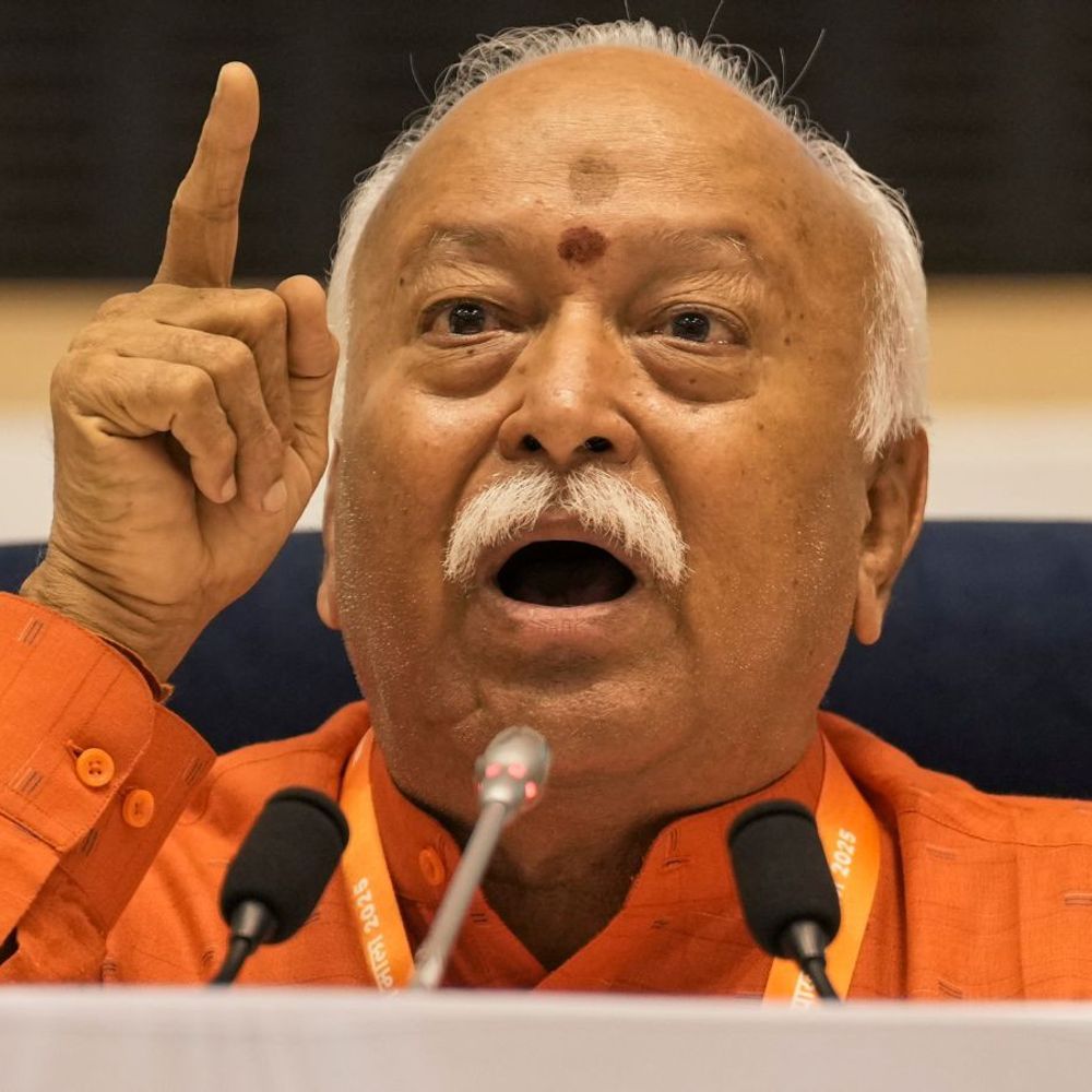 पठानकोट में मोहन भागवत की रिटायर्ड सैन्य अधिकारियों से मुलाकात:राष्ट्रीय और सामाजिक मुद्दों पर बात, संघ कार्यकर्ताओं के साथ बैठक