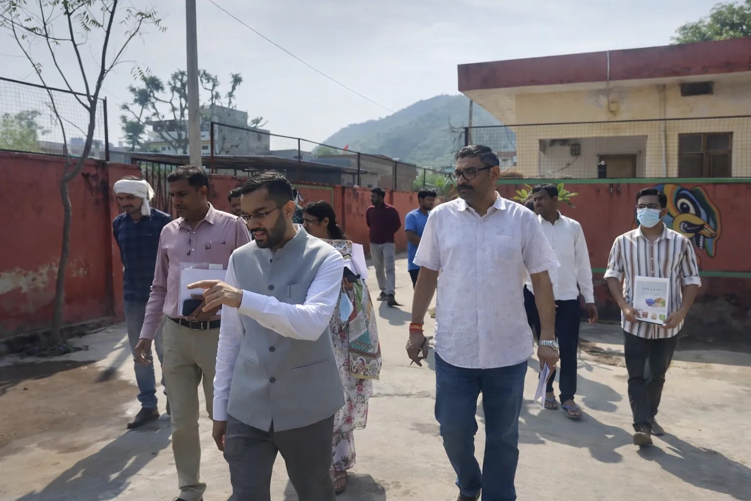 एसीबी जाओ…ऐसे रावणों का वध करना ही ठीक रहेगा