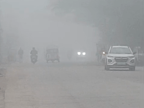 कानपुर में बारिश और ओले गिरने का अलर्ट:अगले 72 घंटे में बदलेगा मौसम, 3 दिन घना कोहरा भी रहेगा; गलन बढ़ी