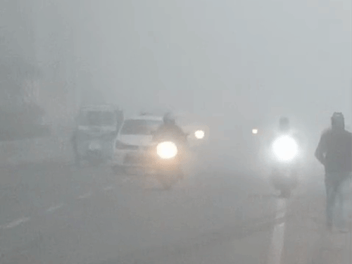 कानपुर में आज पाकेट्स में बादल छाएंगे:उत्तर पश्चिमी हवाएं गलन बढ़ाएंगी, बुधवार को घना कोहरा रहा था