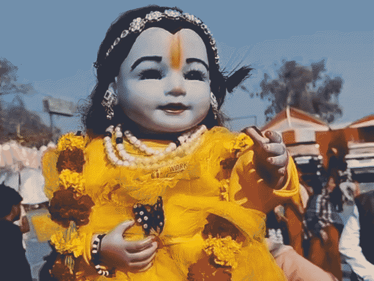 राजन जी की कथा में पहुंचे प्रेमानन्द महाराज के भक्त:बोले- वृंदावन में मिला है आशीर्वाद, मनमोहक लड्डू-गोपाल ने खींचा सबका ध्यान