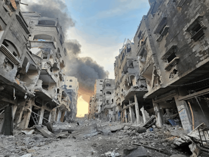 आरोप- इजराइल ने गाजा में प्रतिबंधित वैक्यूम बम गिराए थे:इनसे तापमान 3,500 डिग्री पहुंचा, हजारों इंसान भाप बनकर गायब