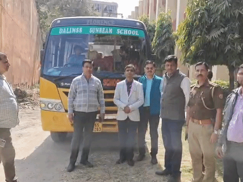 आज परीक्षा केंद्राें पर रिपोर्ट करेंगे कक्ष निरीक्षक:वाराणसी के परीक्षा केंद्रों पर पहुंचेंगे, 18 फरवरी से शुरू होगी 10वीं-12वीं की परीक्षा