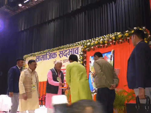 जो भूल गए, उन्हें बताना है कि वे हिन्दू हैं:प्रबुद्धजन संगोष्ठी में बोले संघ प्रमुख; कहा- धर्म हमारे आचरण का हिस्सा