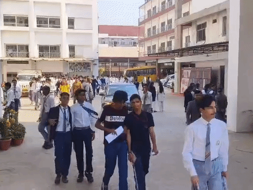 प्रायोगिक परीक्षा छोड़े छात्रों को मिलेगा मौका:वाराणासी में UP बोर्ड की परीक्षा होने के बाद छूटे परीक्षार्थी दे सकेंगे प्रायोगिक परीक्षा