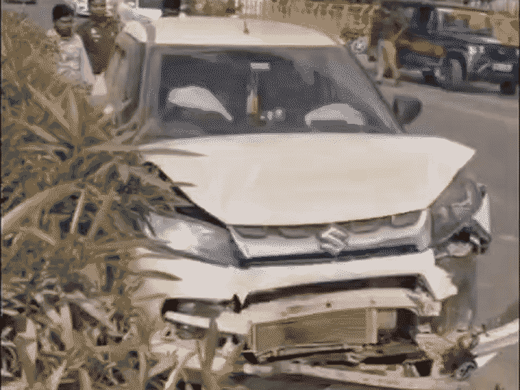 गोरखपुर में ब्रेजा कार और बाइक में टक्कर…VIDEO:गाड़ी का अगला हिस्सा डैमेज, पुलिस ने घायल को अस्पताल भेजवाया