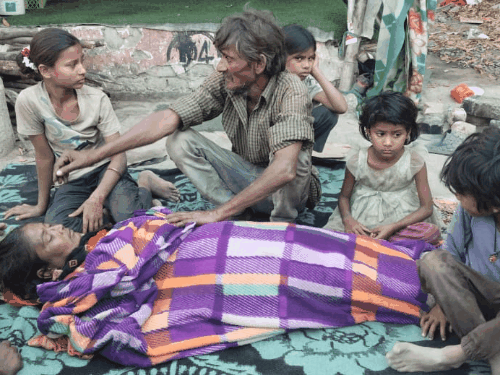 पेड़ की छांव में बैठी महिला को स्कॉर्पियो ने रौंदा:विधायक के बेटे के आर्शीवाद समारोह में आई थी कार, रेलवे मैदान में हुआ हादसा