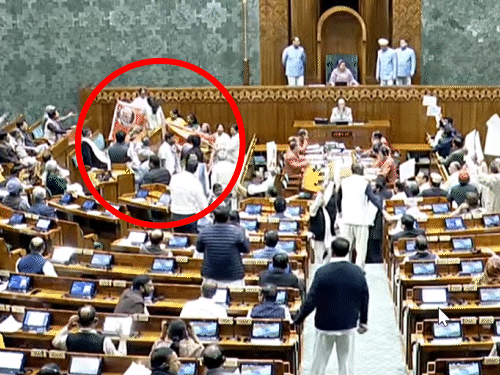 स्पीकर बोले-कल पीएम के साथ कुछ भी हो सकता था:मैंने ही लोकसभा न आने का आग्रह किया था, स्पीच टाली; विपक्षी सांसदों ने कुर्सी घेरी थी