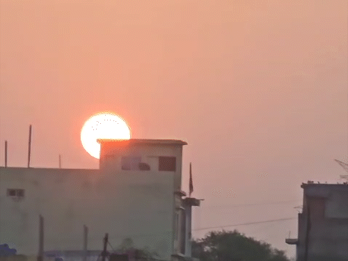 ठंड का असर कम, 2-3 डिग्री तक बढ़ेगा पारा:अगले 6 दिन अधिकतम तापमान स्थिर रहेगा, राजनांदगांव सबसे गर्म; अंबिकापुर सबसे ठंडा