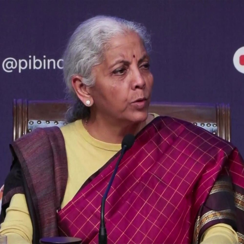 सिक्योरिटी ट्रांजेक्शन टैक्स बढ़ाकर सट्टेबाजी पर लगाम:छोटे निवेशकों को नुकसान से बचाना मकसद; वित्त मंत्री बोलीं- देश की आर्थिक नींव बहुत मजबूत