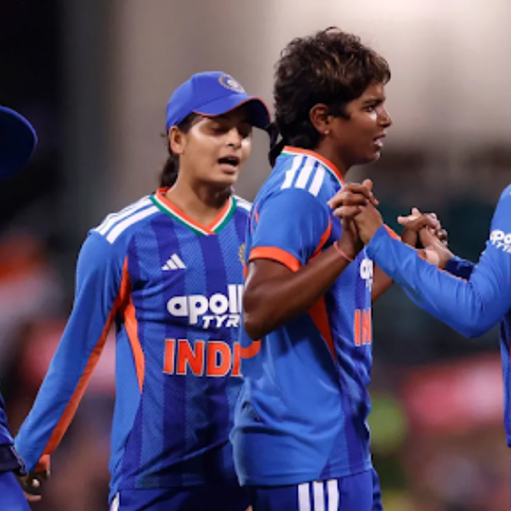भारतीय महिला टीम ने डकवर्थ-लुईस से 21 रन से जीती:6 साल बाद ऑस्ट्रेलिया को उसके घर में हराया; अरुंधति रेड्डी ने लिए 4 विकेट