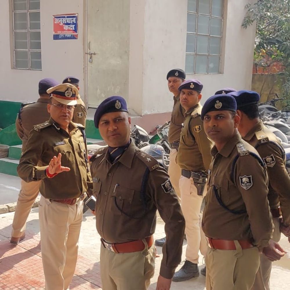 अधिकारियों को स्कूल-कॉलेज के बाहर मॉनिटरिंग के निर्देश:जेल से छूटने वालों की गतिविधियों पर भी नजर रखी जाएगी, समस्तीपुर पहुंचे डीआईजी