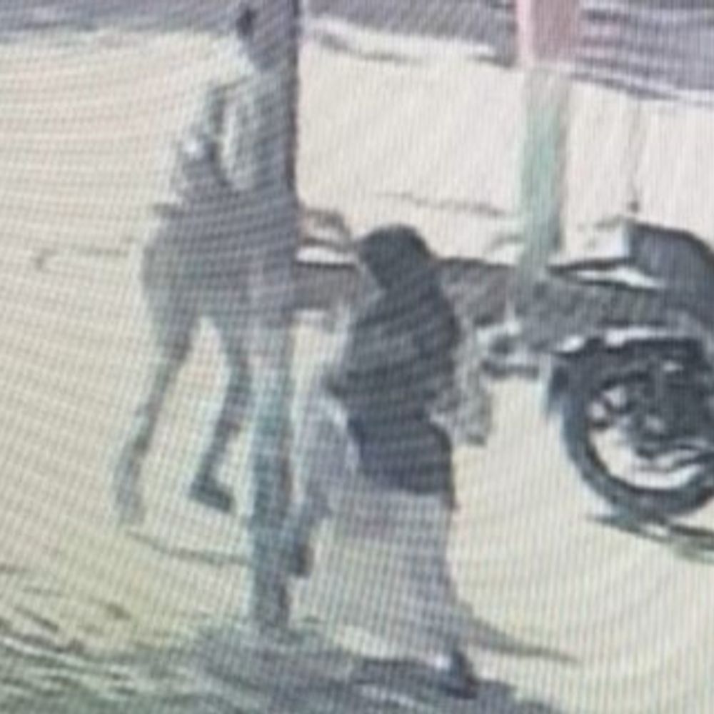 लखनऊ में लूटेरों से भीड़ी महिला:बाइक सवार बदमाशों से बचाई चेन, सीसीटीवी के आधार पर तलाश में जुटी पुलिस