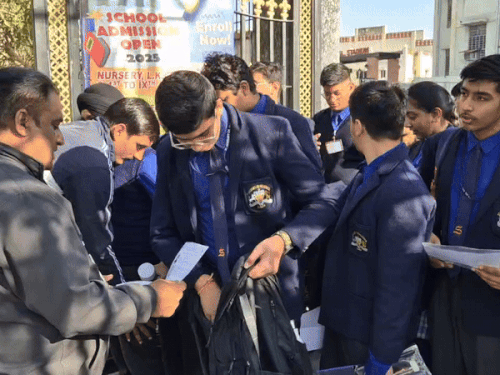 10वीं-12वीं के बोर्ड एग्जाम कल से शुरू:26 देशों के 46 लाख छात्र देंगे परीक्षा, CBSE ने जारी की गाइडलाइन