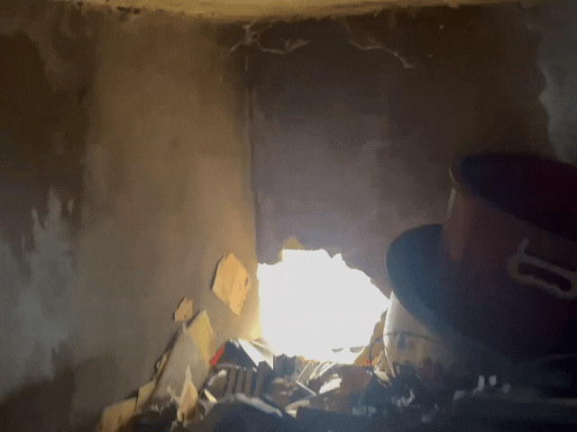 दुकान से काजू, बादाम, परचून का चोरी ले गए चोर:दुकान की दीवार तोड़कर घुसे चोर, तीसरी बार दुकान में हुई चोरी