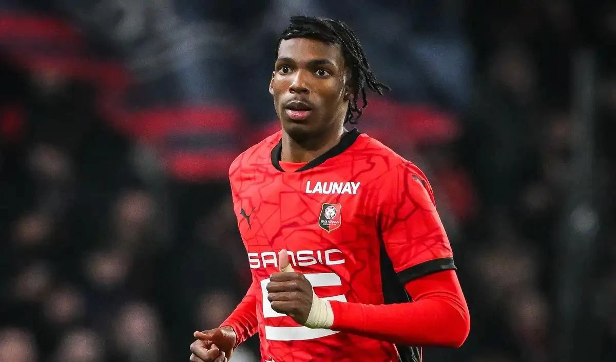 Liverpool का बड़ा दांव! युवा डिफेंडर Jeremy Jacquet पर लुटाए ₹500 करोड़, जानें कौन है ये Future Star?