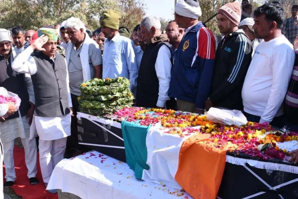 झुंझुनूं: दोस्त की बेटी की शादी में आना था, गांव पहुंची सीआरपीएफ एसआई की पार्थिव देह