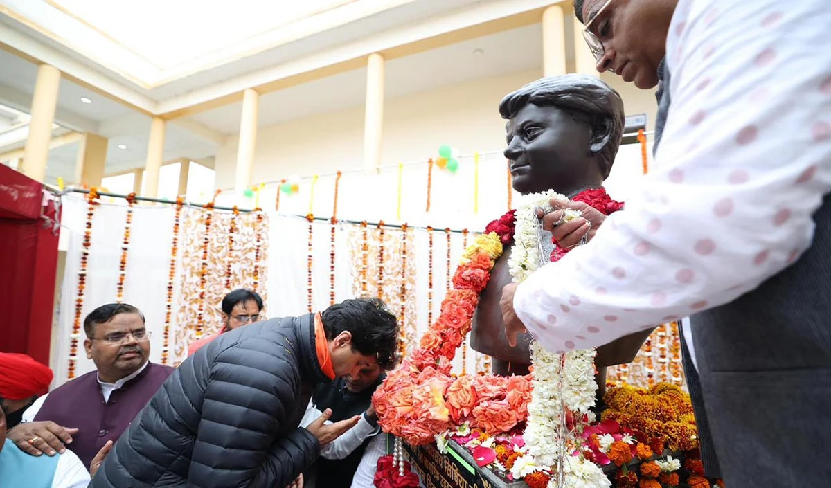 मुख्यमंत्री डॉ मोहन यादव की नीतियों से अब गांव के बच्चों को अब मिलेगी कॉन्वेंट स्तर की विश्वस्तरीय शिक्षा: सिंधिया