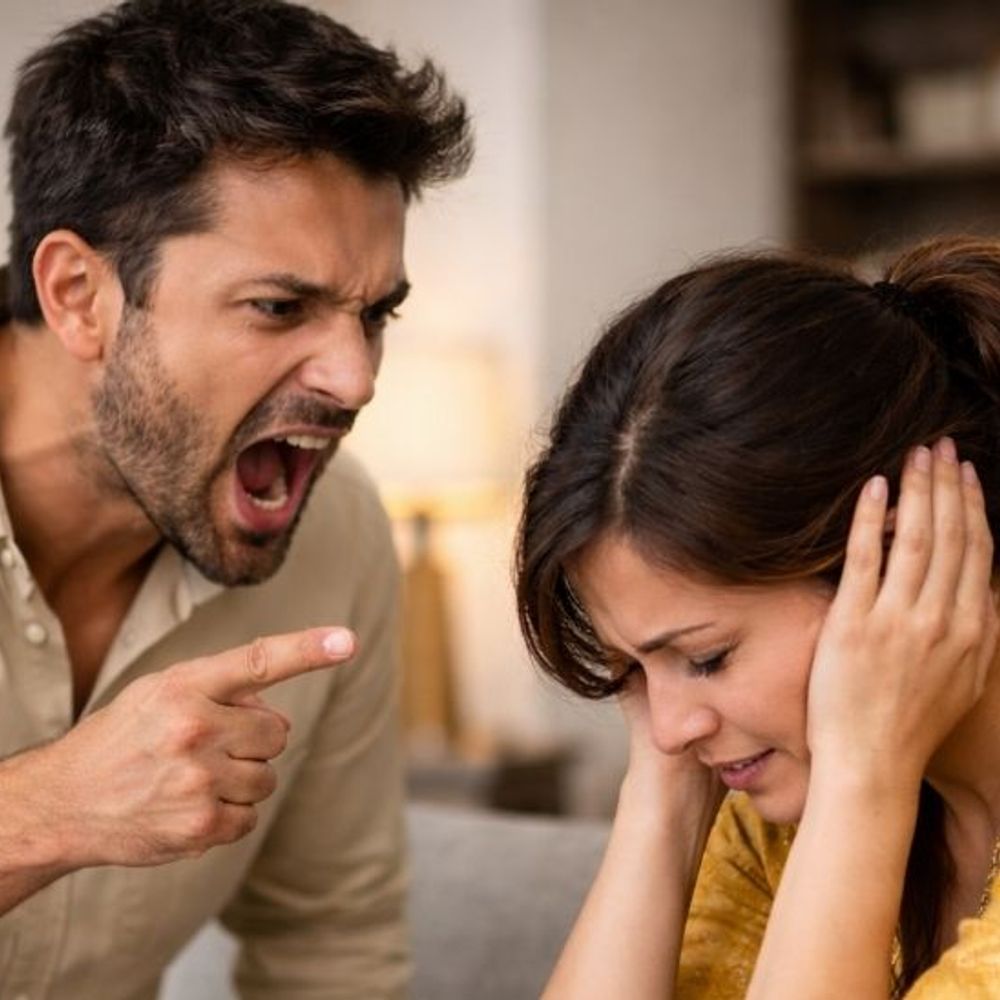 गुजरात HC बोला-मायके गई पत्नी को थप्पड़ मारना क्रूरता नहीं:पति को आरोपों से बरी किया; अत्याचार साबित करने को मारपीठ के ठोस सबूत चाहिए