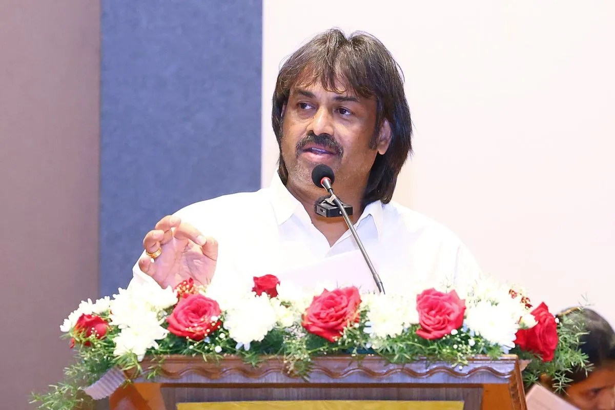 बच्चों में सोशल मीडिया की लत के लिए अभिभावक भी जिम्मेदार : मंत्री बंगारप्पा